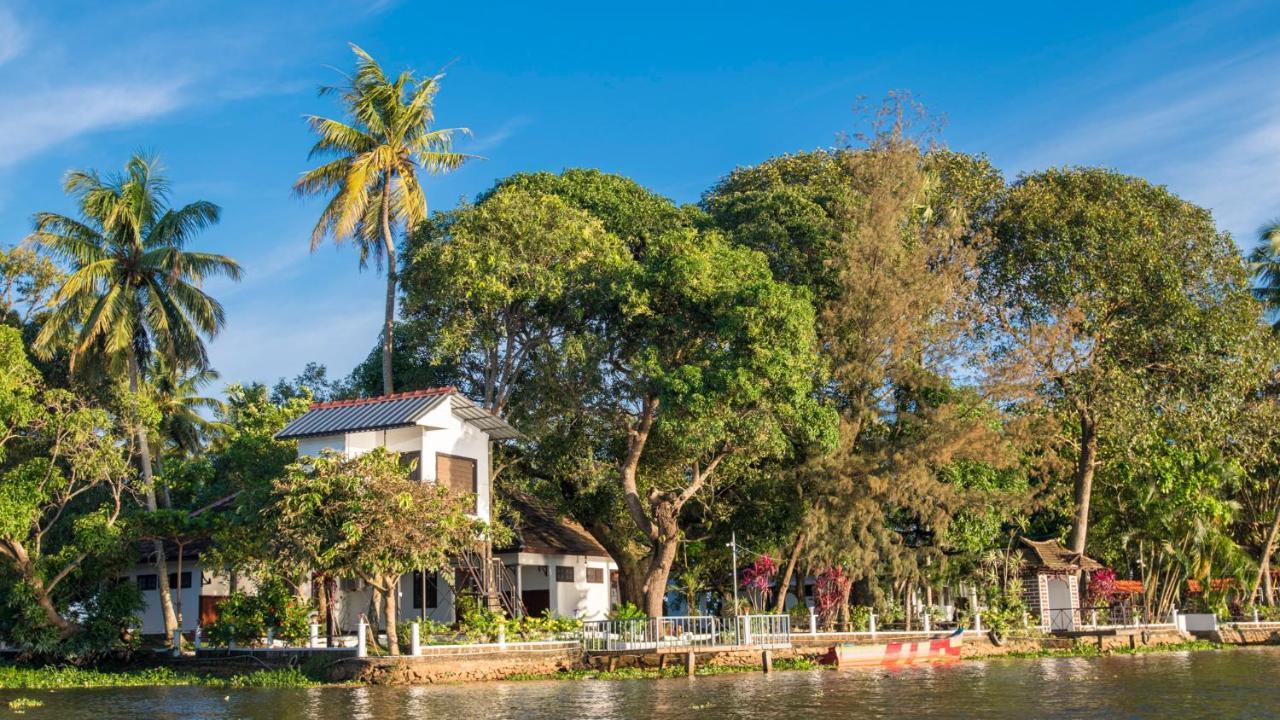 Warmth Lake Haven Alappuzha Exterior foto