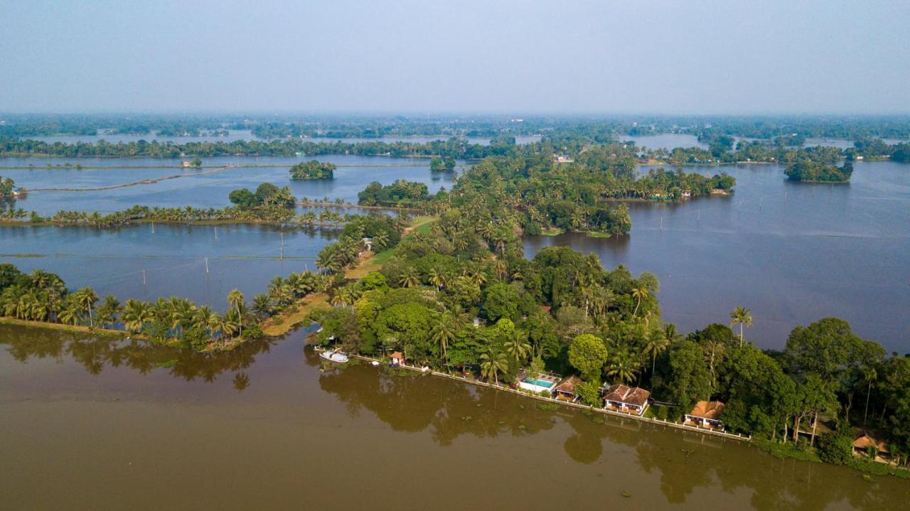 Warmth Lake Haven Alappuzha Exterior foto